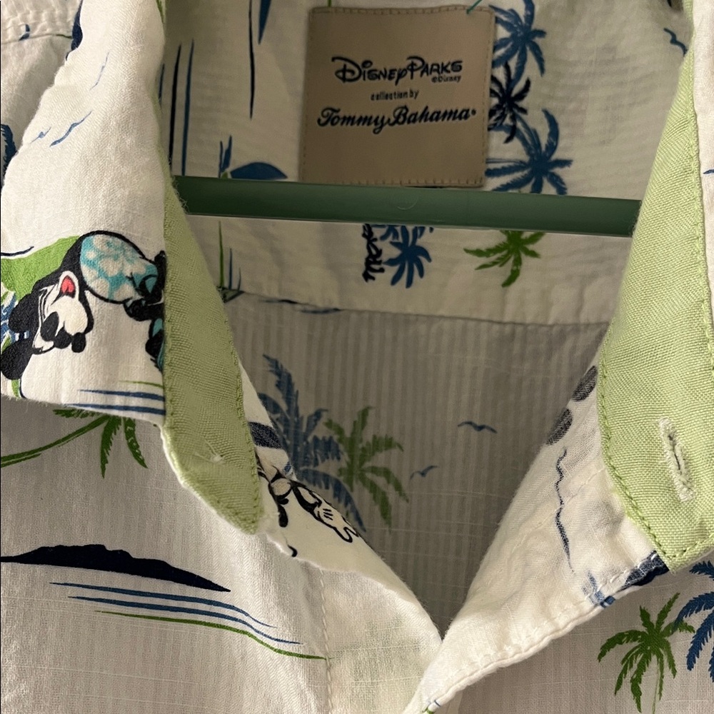 Tommy Bahama Men's White and Green Tropical Shirt